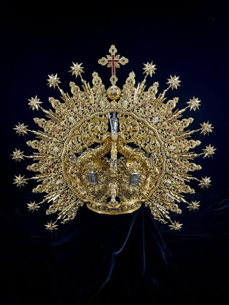 Presentada La Restauración y Enriquecimiento de la Corona de María Sta. de la Amargura