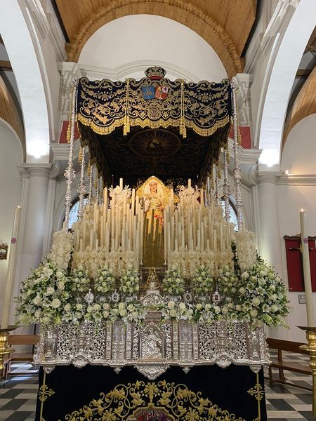 Exorno Floral para María Santísima de la Amargura en su Coronación Canónica.